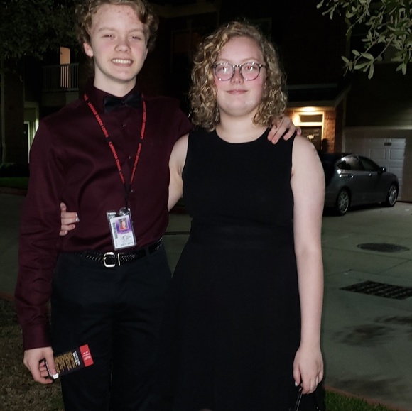 MEET YOUR POSHER - Picture 2 of 16